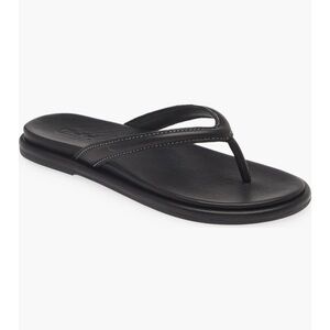 NWT! Olukai Tiare Black Leather Flip Flops size 6